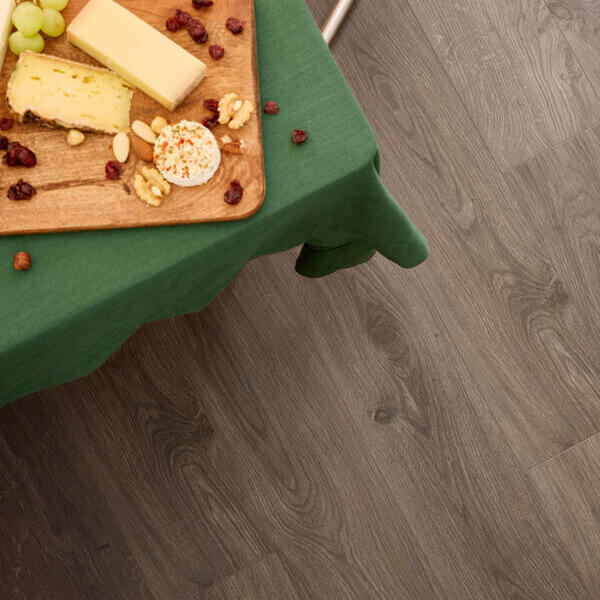 Panel laminowany Berry Alloc Gyant Dark Brown Connect 8 V4 62002328 AC4 8mm