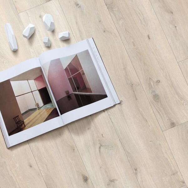 Panel laminowany Berry Alloc Gyant Light Connect 8 V4 62002324 AC4 8mm