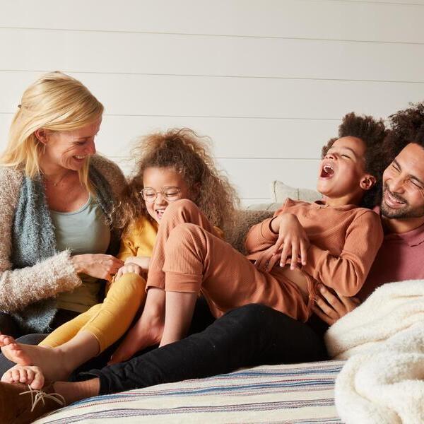 Panel laminowany Berry Alloc Gyant Light Natural Ocean 8 V4 62002478 AC4 8mm