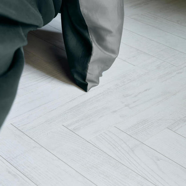 Panel laminowany Berry Alloc Chestnut White Chateau+ 62002706 / 62002707 AC5 8mm