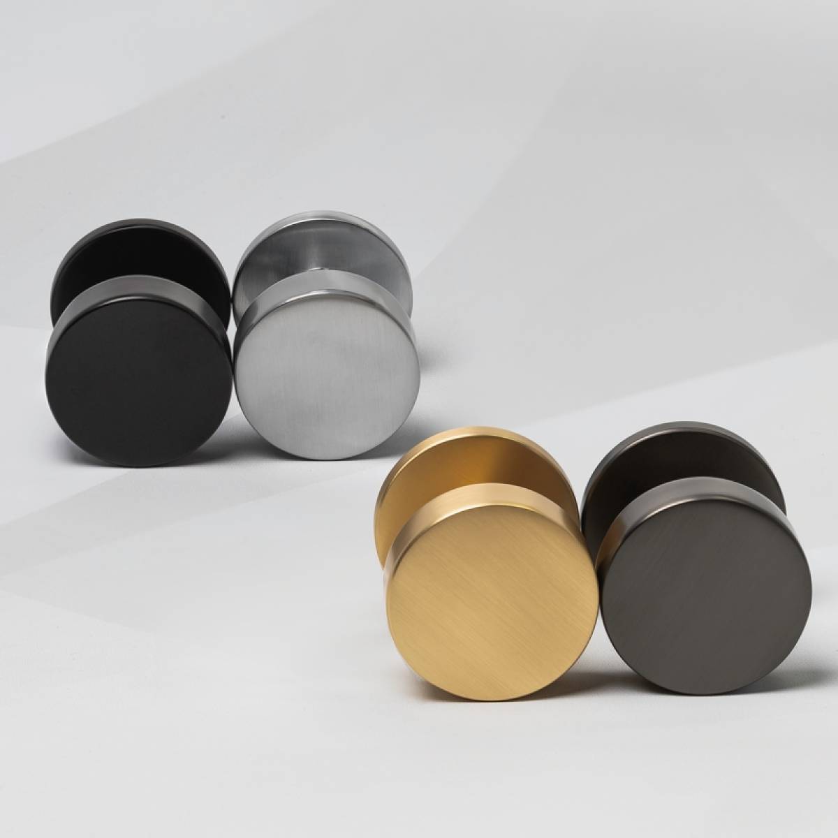 Gałka ruchoma okrągła Fit L na rozecie okrągłej R68F chrom