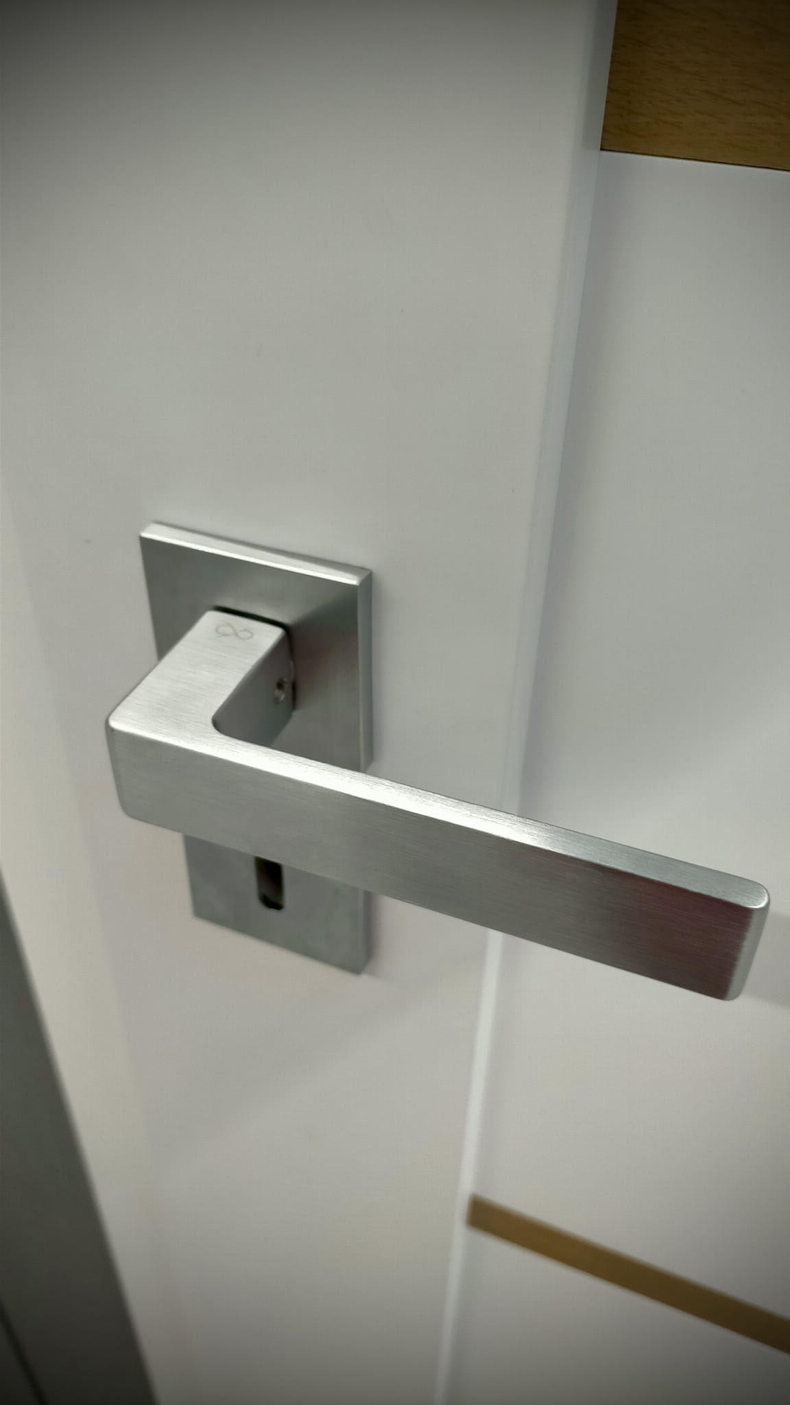 Klamka Apollo Fit KAF M700 na rozecie kwadratowej chrom-mat