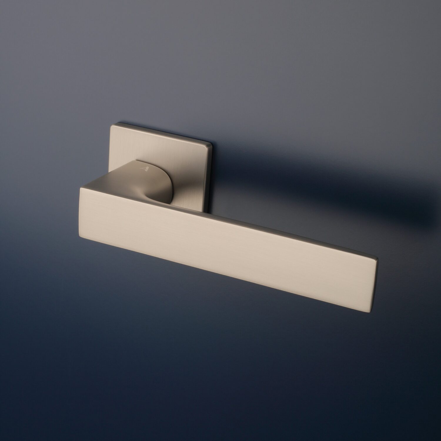 Klamka Aprile Alisso na rozecie kwadratowej Q Super Slim 5 mm, nikiel