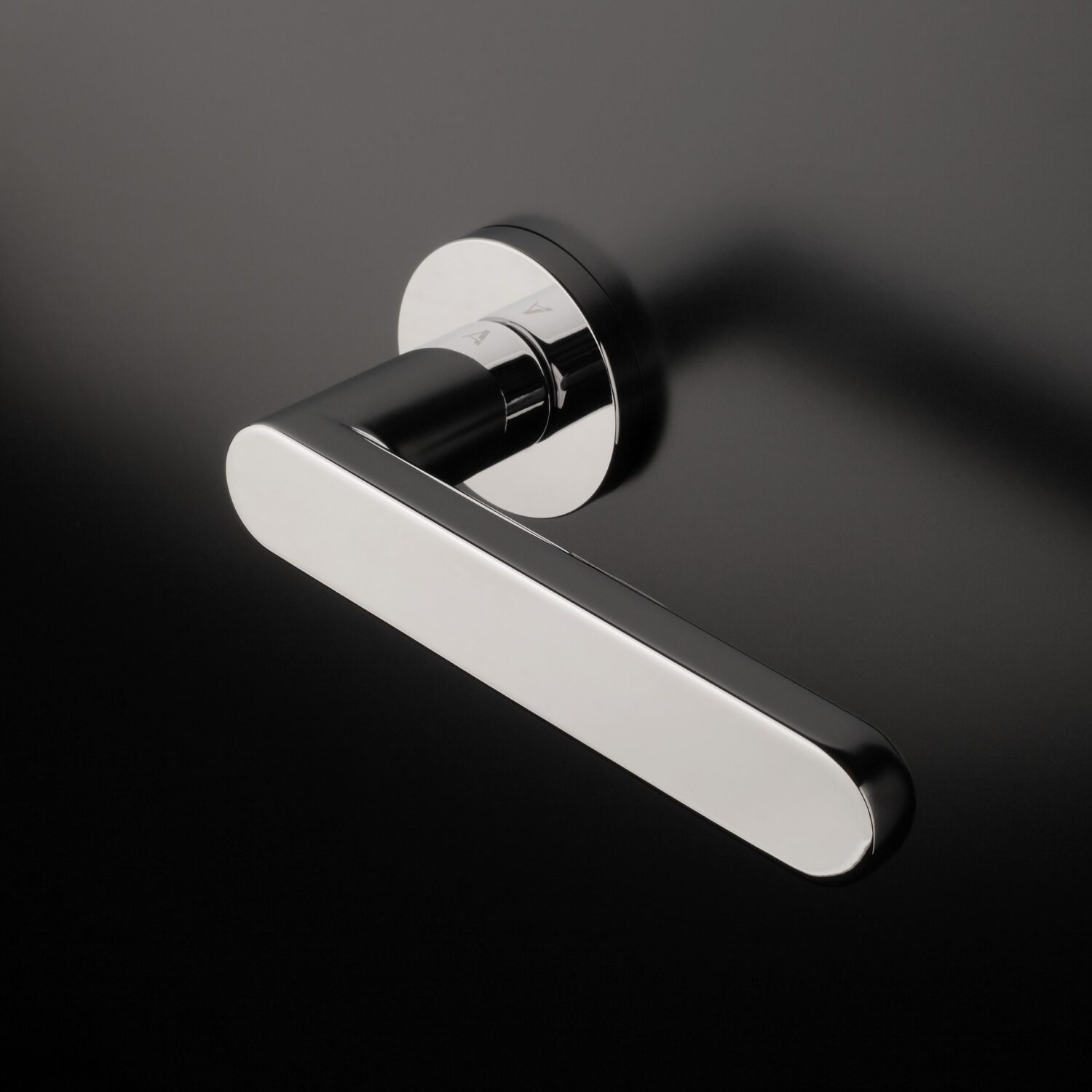 Klamka Aprile Alora na rozecie okrągłej R Slim 7 mm, chrom polerowany