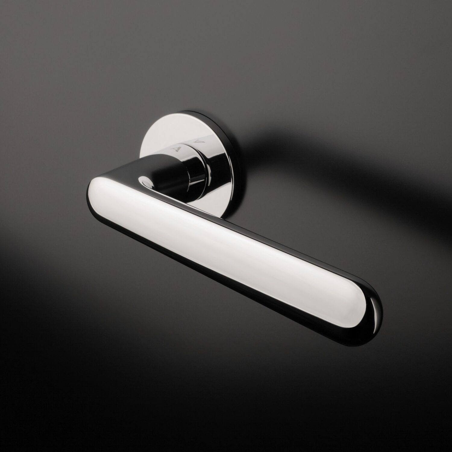 Klamka Aprile Aria na rozecie okrągłej R Super Slim 5 mm, chrom polerowany