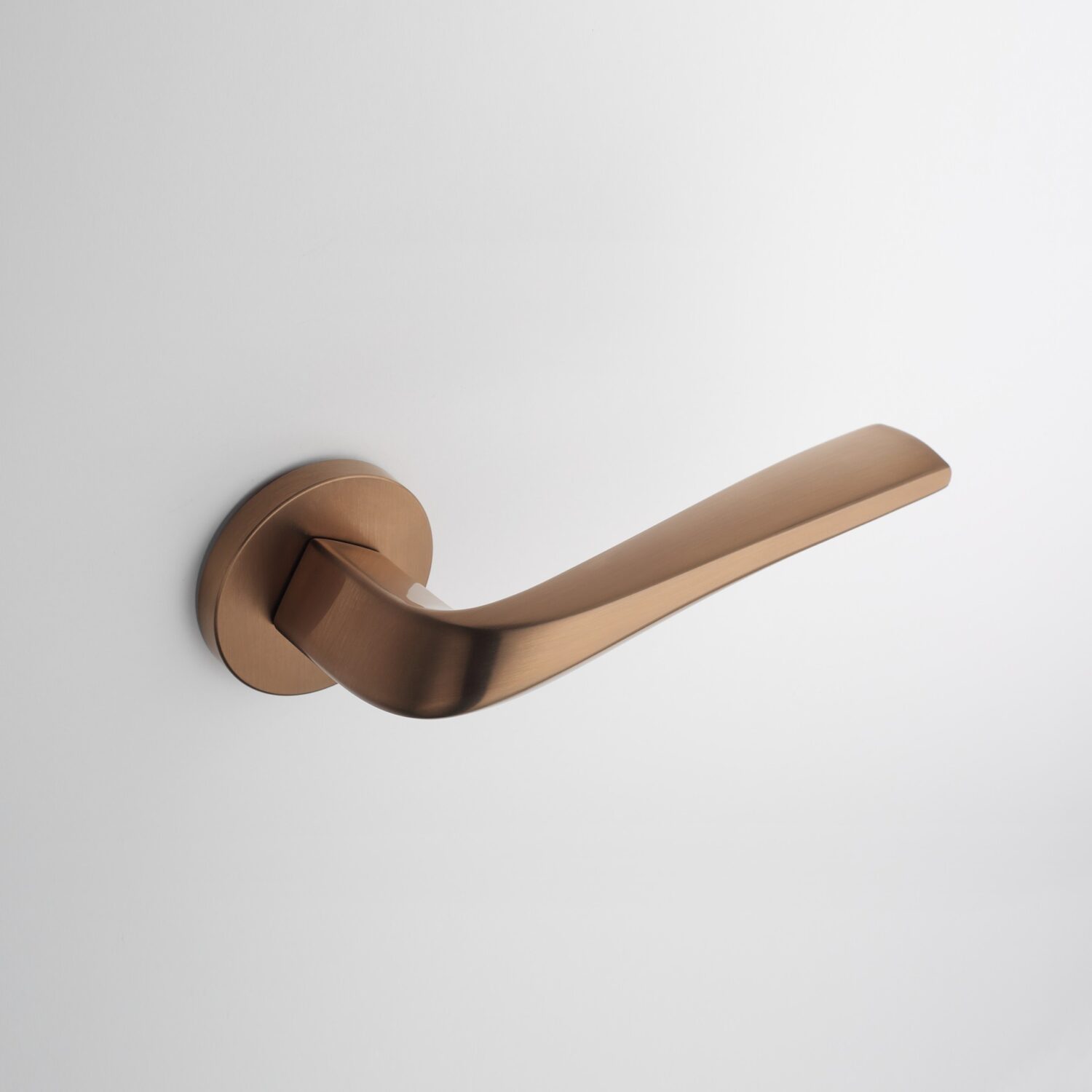klamka-aprile-dalia-na-rozecie-okraglej-r-slim-7-mm-miedziany-pvd-6f2f84 Klamka Aprile Dalia na rozecie okrągłej R Slim 7 mm, miedziany pvd