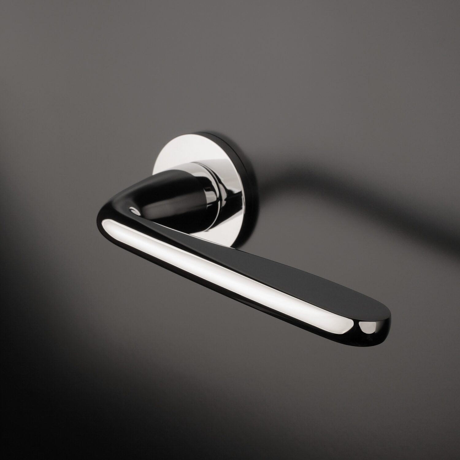Klamka Aprile Hiacynta na rozecie okrągłej R Super Slim 5 mm, chrom polerowany
