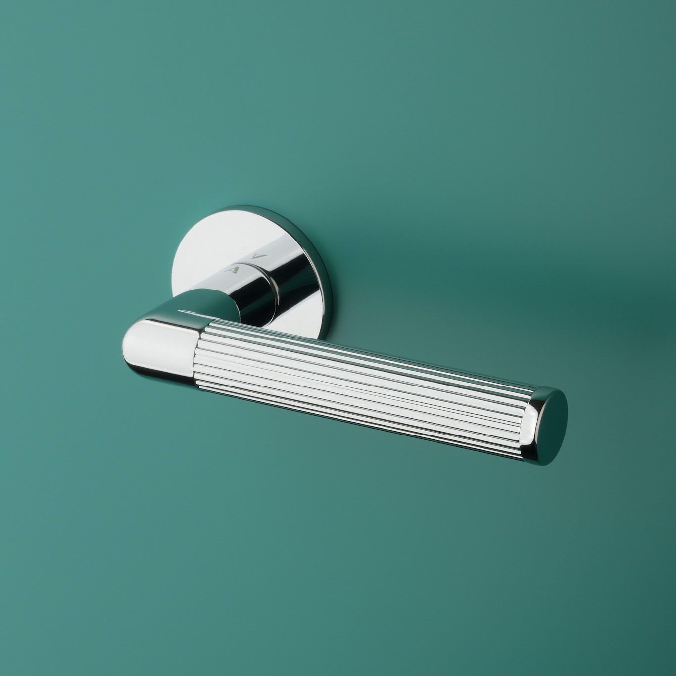 klamka-aprile-lobelia-na-rozecie-okraglej-r-super-slim-5-mm-chrom-polerowany-975c08 Klamka Aprile Lobelia na rozecie okrągłej R Super Slim 5 mm, chrom polerowany