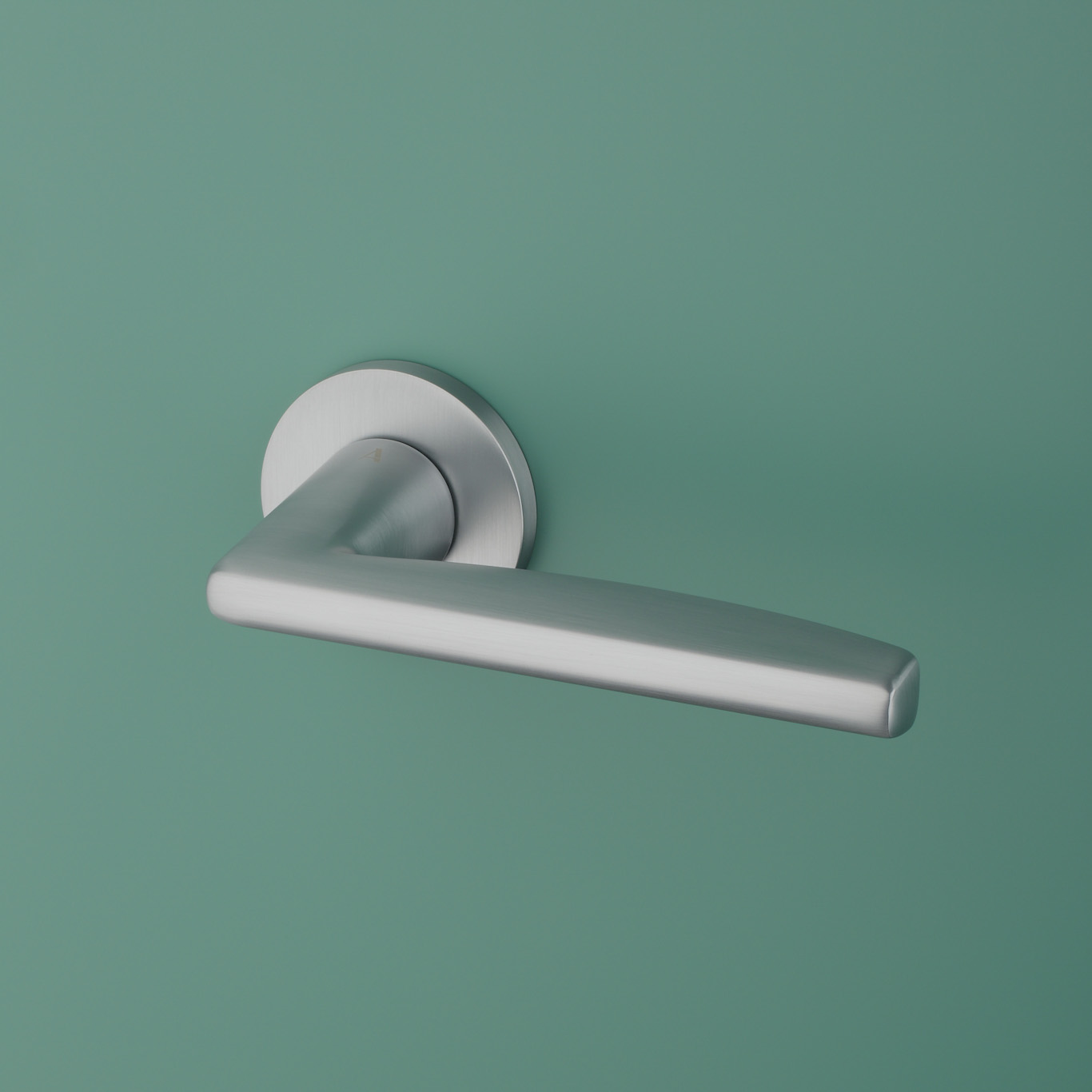 Klamka Aprile Luna na rozecie okrągłej R Slim 7 mm, chrom satynowy