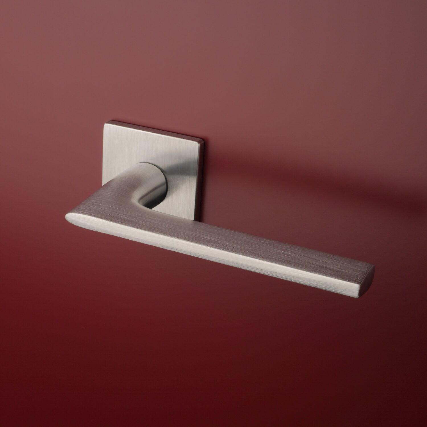 Klamka Aprile Salvia na rozecie kwadratowej Q Super Slim 5 mm, chrom szczotkowany
