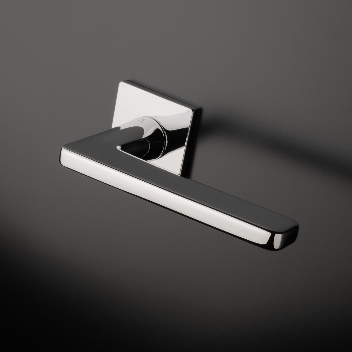 Klamka Aprile Setia na rozecie kwadratowej Q Super Slim 5 mm, chrom polerowany