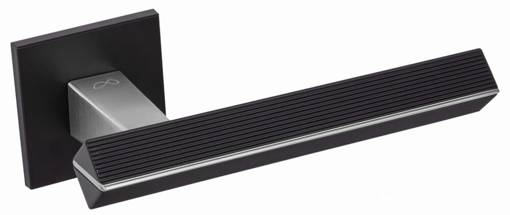 klamka-carrera-kcra-b00-m700-na-szyldzie-kwadratowym-czarny-chrom-mat-d9115a Klamka Carrera KCRA B00/M700 na szyldzie kwadratowym czarny/chrom-mat