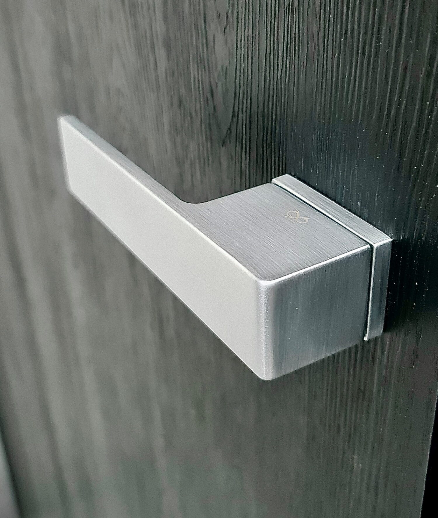 Klamka Polo KPOL M700 na szyldzie RRT chrom-mat