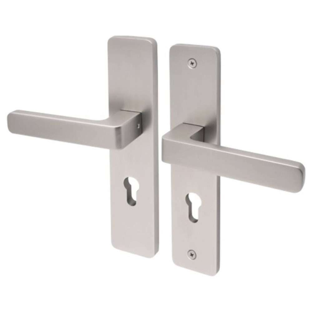 klamka-zewnetrzna-nova-klasa-2-r77-na-szyldzie-72-mm-28458 Klamka zewnętrzna Nova klasa 2 R77 na szyldzie 72mm inox wkładka