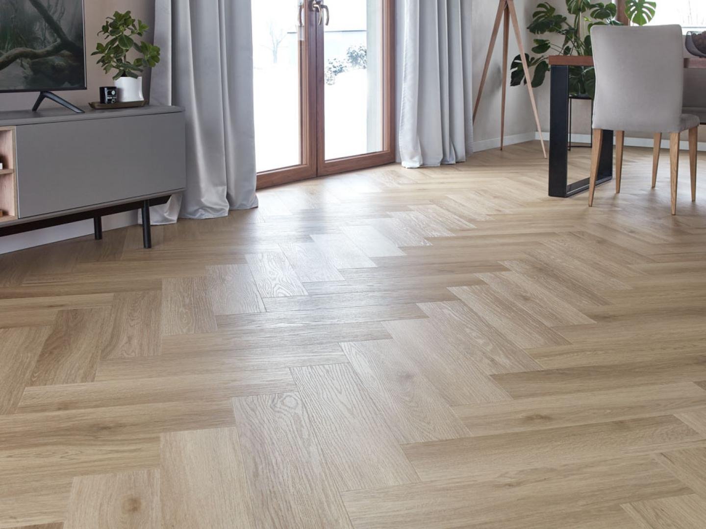 panel-winylowy-arbiton-amaron-herringbone-dab-wembley-5mm-ee1520 Panel winylowy Arbiton Amaron Herringbone Dąb Wembley 5mm